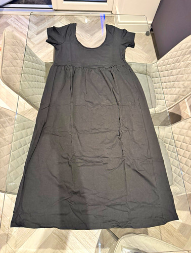 Simply black scoop neck - be,