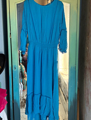 Studio preen blue - by,